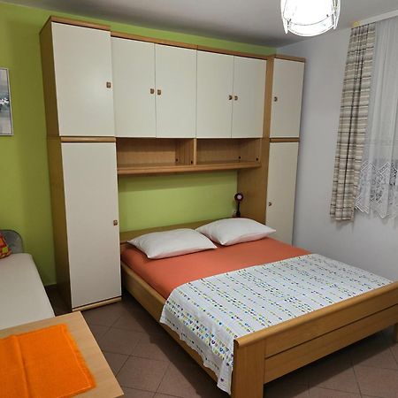 Apartments Mladenka Senj  Exteriör bild